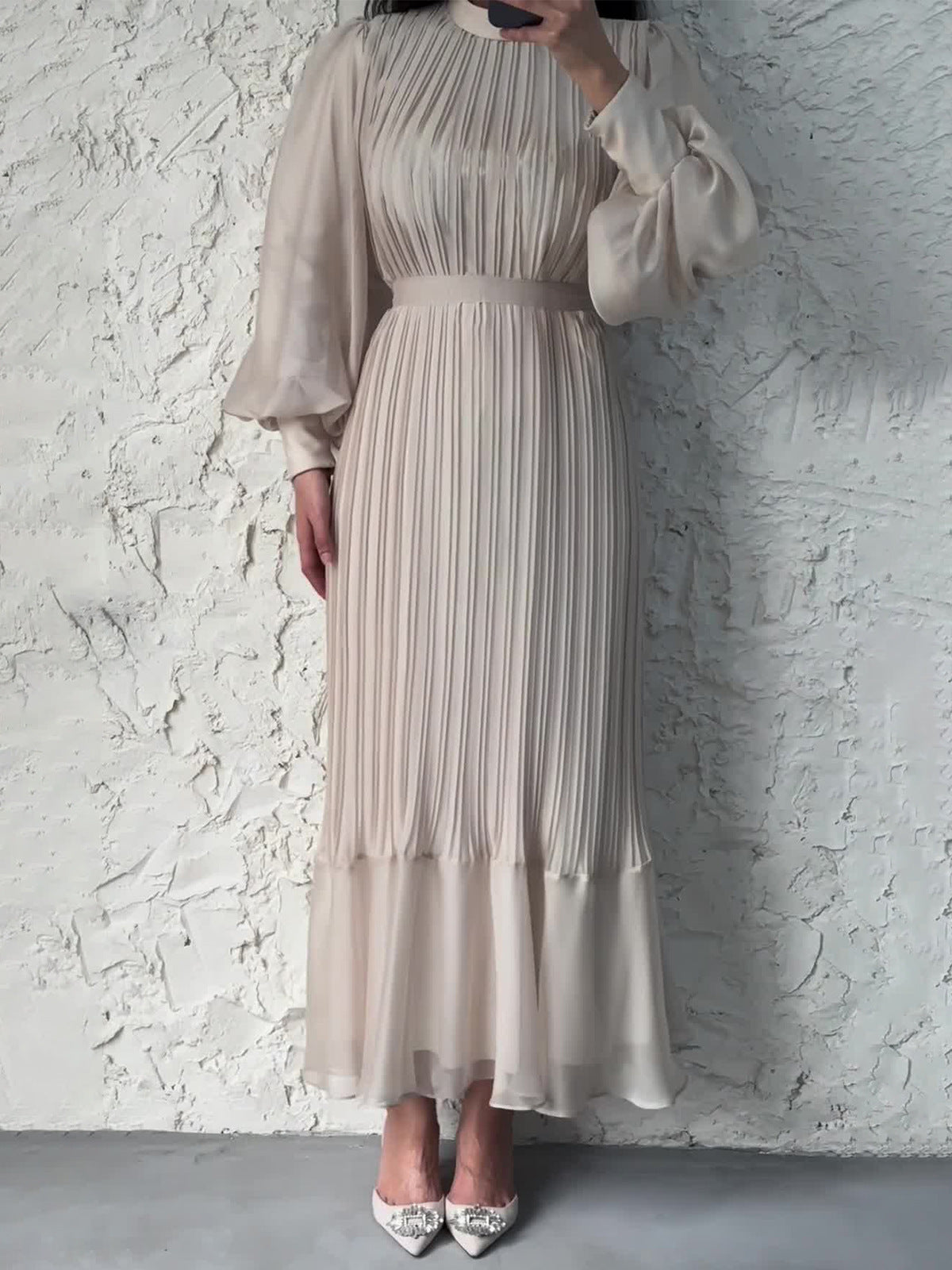 Elegant long sleeve dress with pleated lace