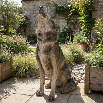 29.7" Realistic Howling Wolf Statue, Resin Wildlife Sculpture for Indoor/Outdoor Garden & Gift