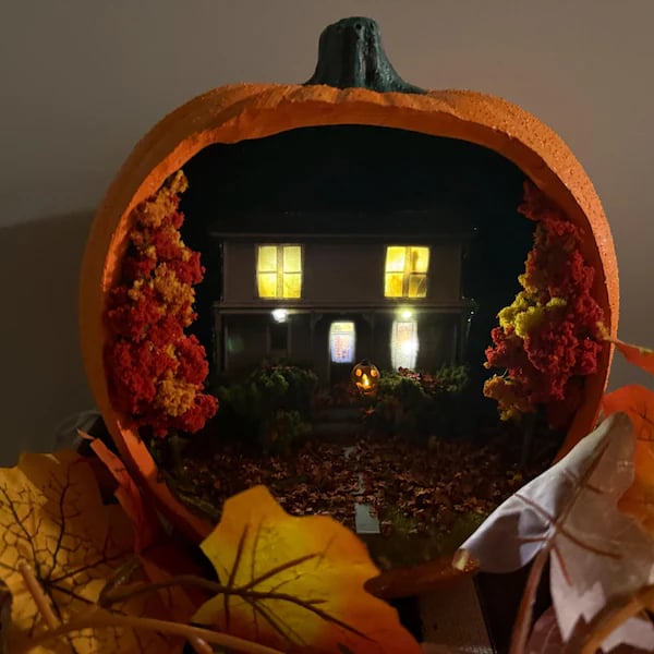 A Halloweeny House Pumpkin - With Lights and Sound