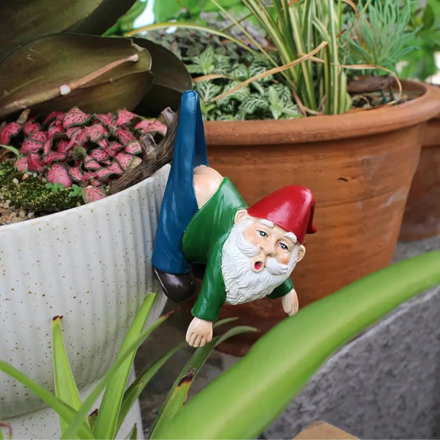 Hanging Gnome Garden Statue - Funny Dwarf Flowerpot Decoration