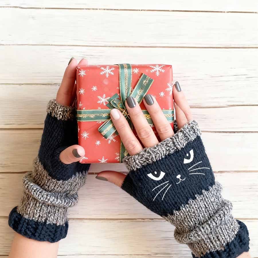 Cute Women’s Knitted Cat Gloves — For Warm Hands And Free Fingers