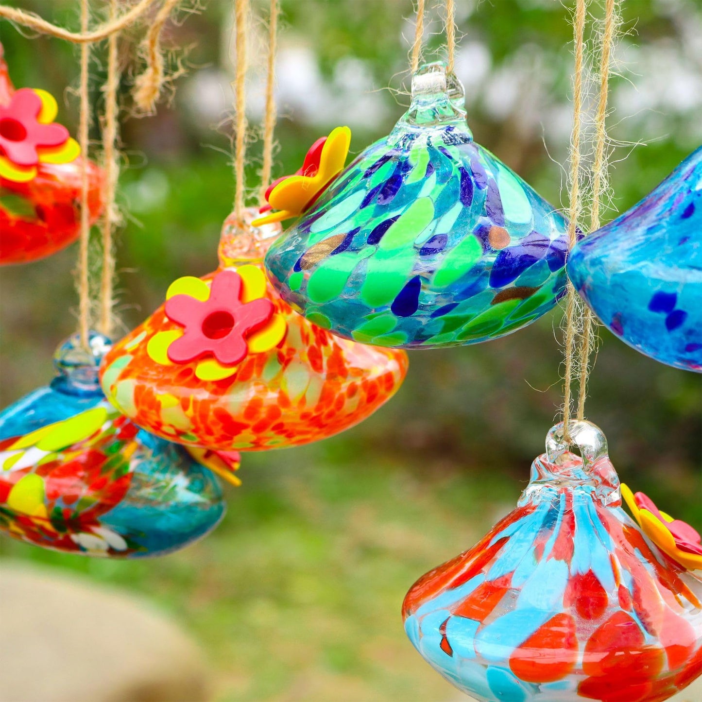 Glass Hummingbird Feeder with Flower Decoration
