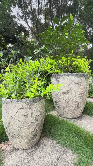 Rustic Cracked Stone MGO Planter Set of 2, Concrete-Look Flower Pots with Drainage Holes